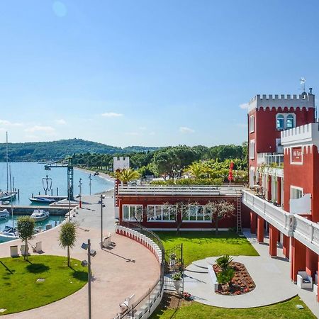 Hotel Villa Garuti بادينغي سول غاردا المظهر الخارجي الصورة