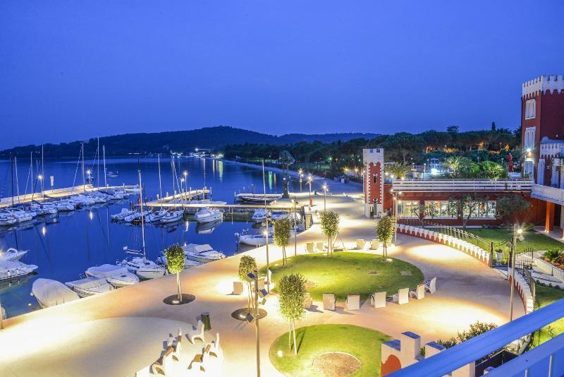 Hotel Villa Garuti بادينغي سول غاردا المظهر الخارجي الصورة