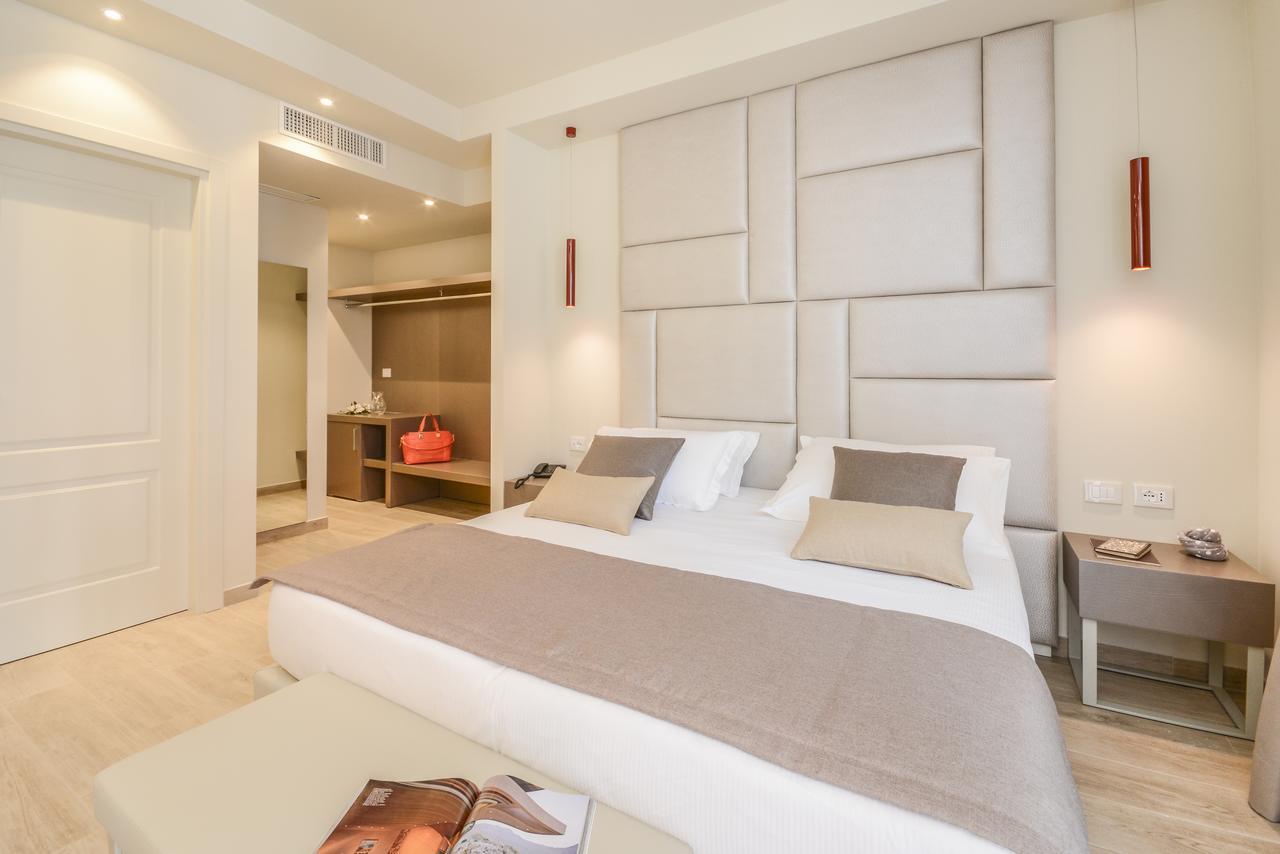 Hotel Villa Garuti بادينغي سول غاردا المظهر الخارجي الصورة