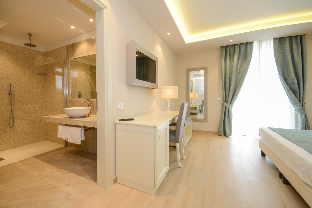 Hotel Villa Garuti بادينغي سول غاردا المظهر الخارجي الصورة