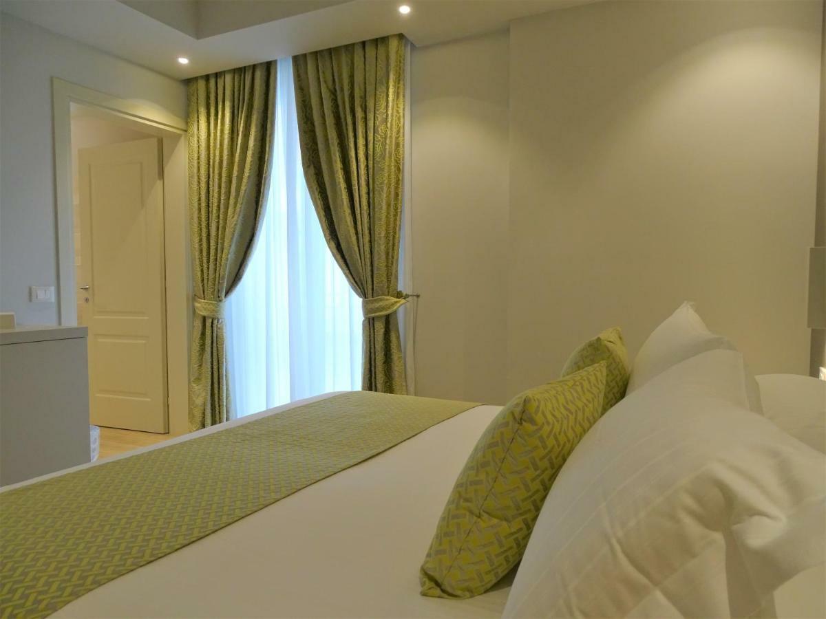 Hotel Villa Garuti بادينغي سول غاردا المظهر الخارجي الصورة
